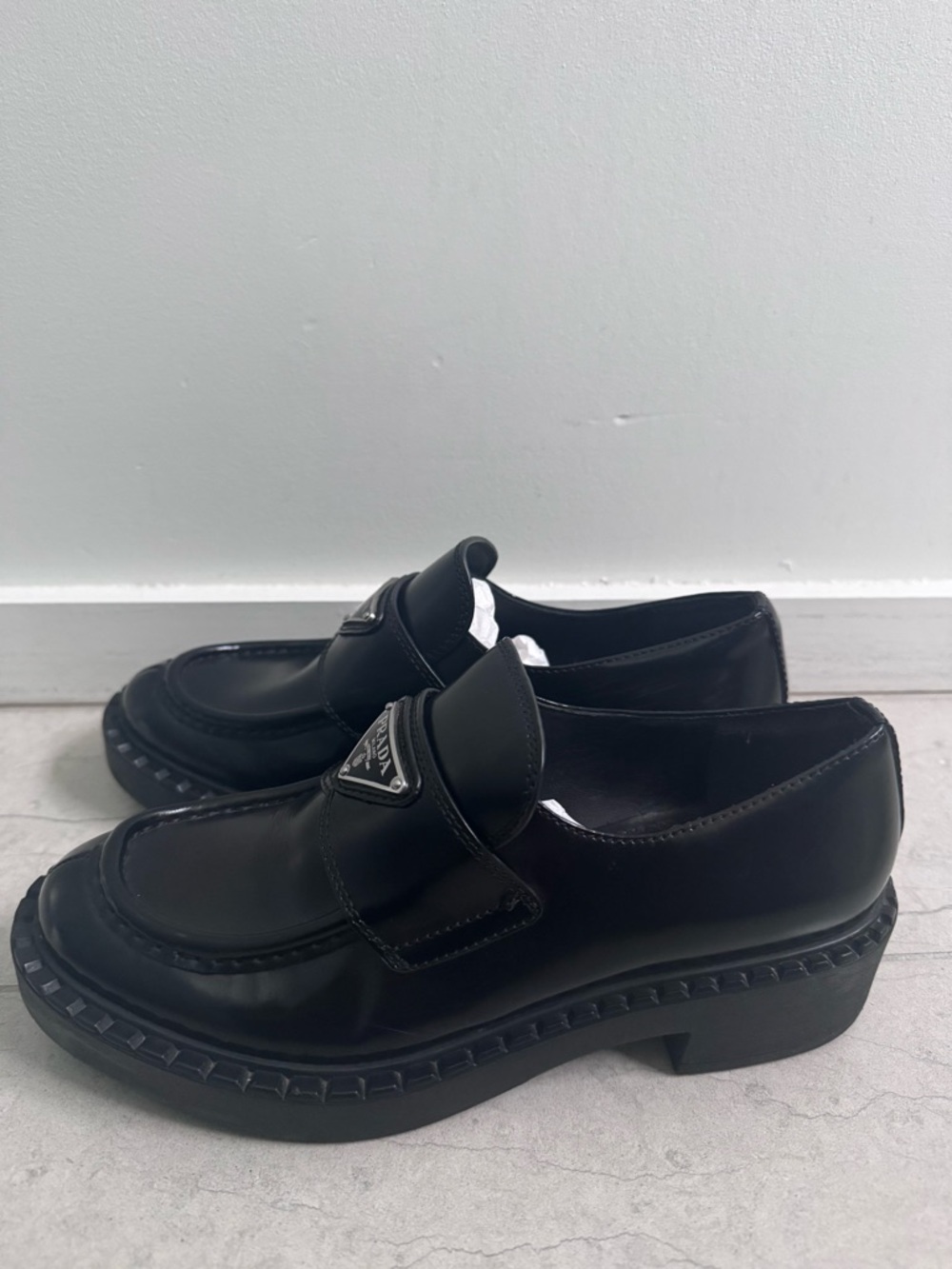 Prada women’s black brushed loafers size IT 36/US 6 with box - Picture 8 of 17